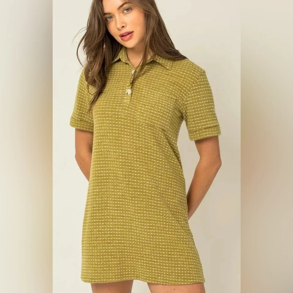 GILLI
Mini Dress Short Sleeve Collar Button Down Knit in Green/Ivory - Picture 3 of 7